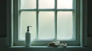 Jaka szyba w oknie do łazienki