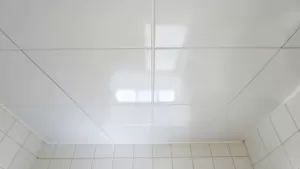 Panele PCV na sufit do łazienki